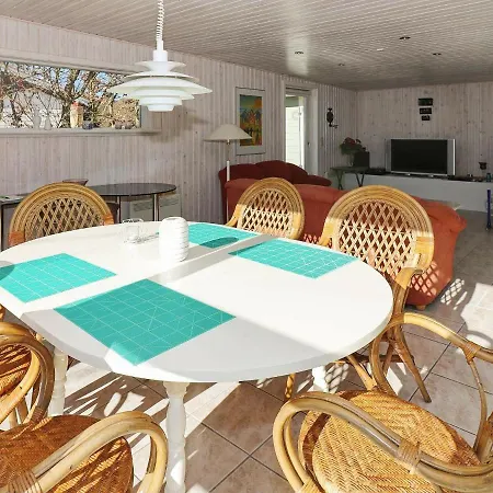 5 Person Holiday In Hébergement de vacances Hadsund